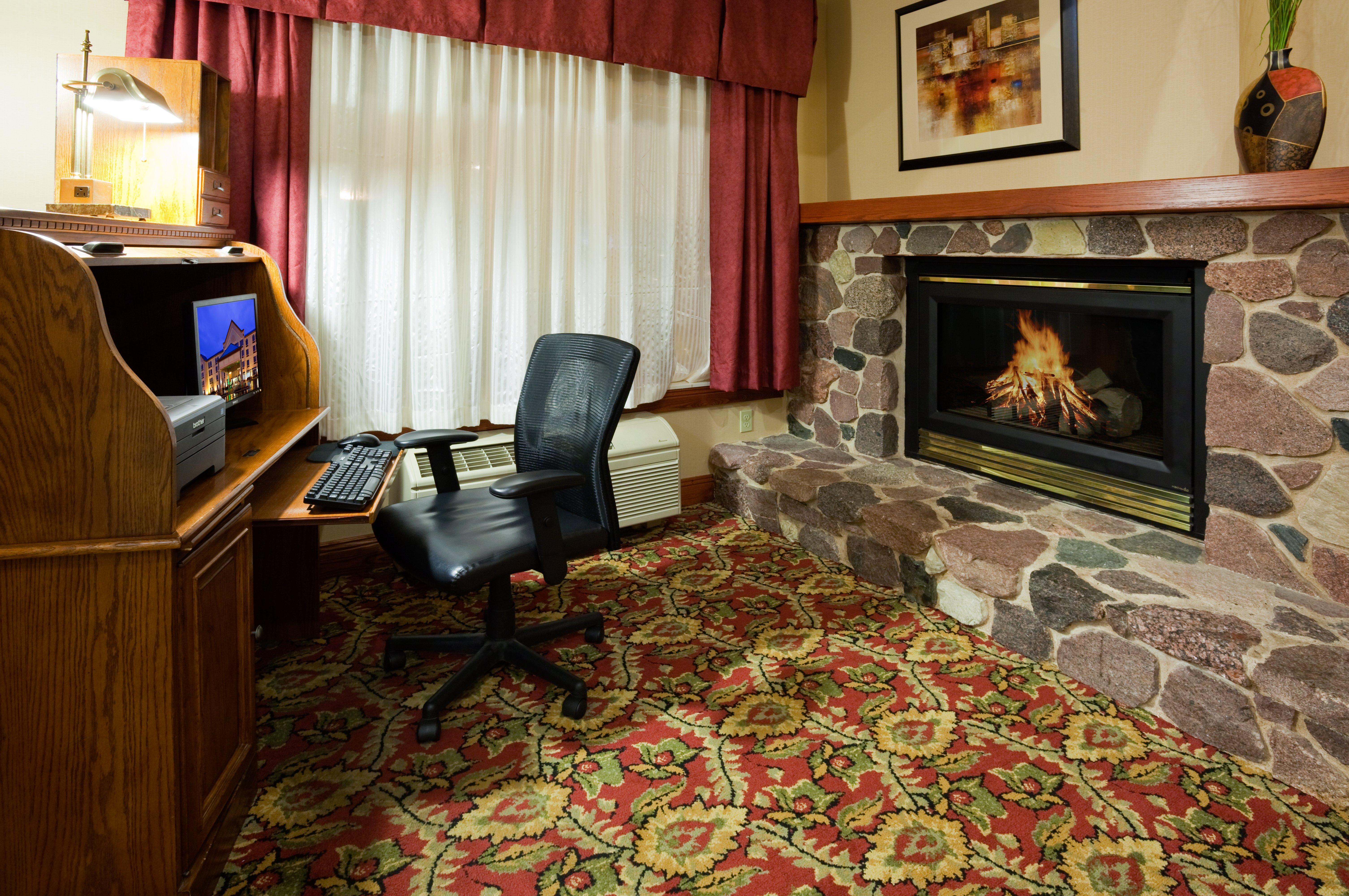 Holiday Inn & Suites Wausau-Rothschild By Ihg Экстерьер фото