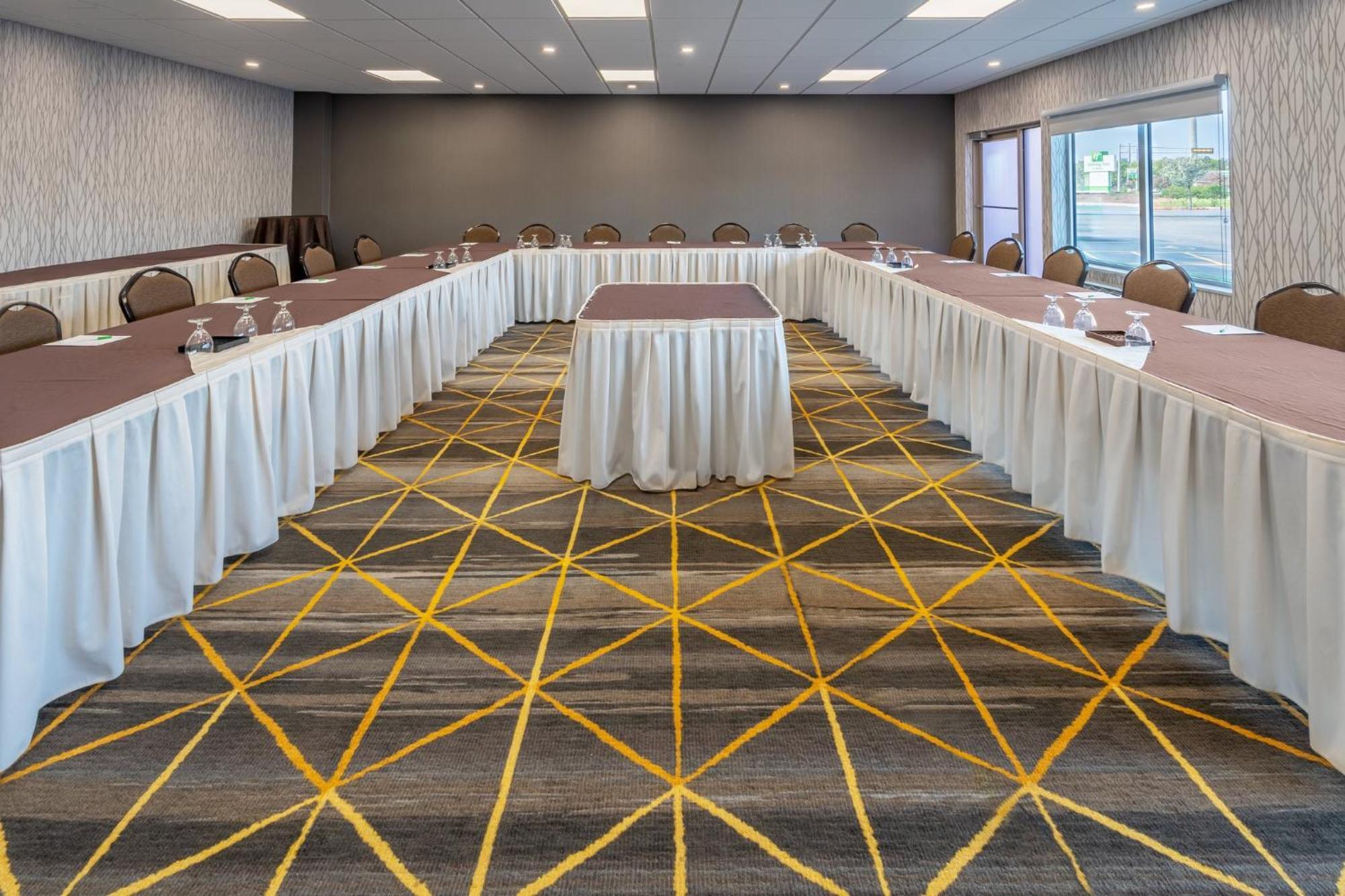 Holiday Inn & Suites Wausau-Rothschild By Ihg Экстерьер фото