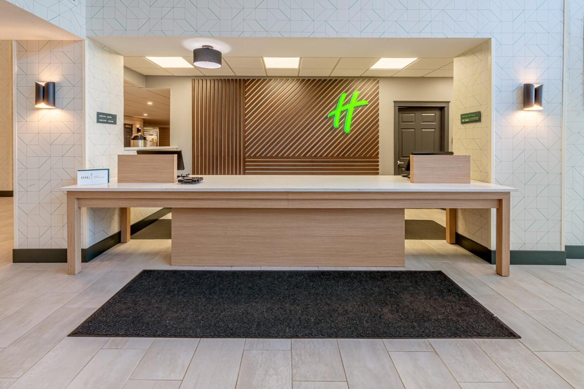 Holiday Inn & Suites Wausau-Rothschild By Ihg Экстерьер фото