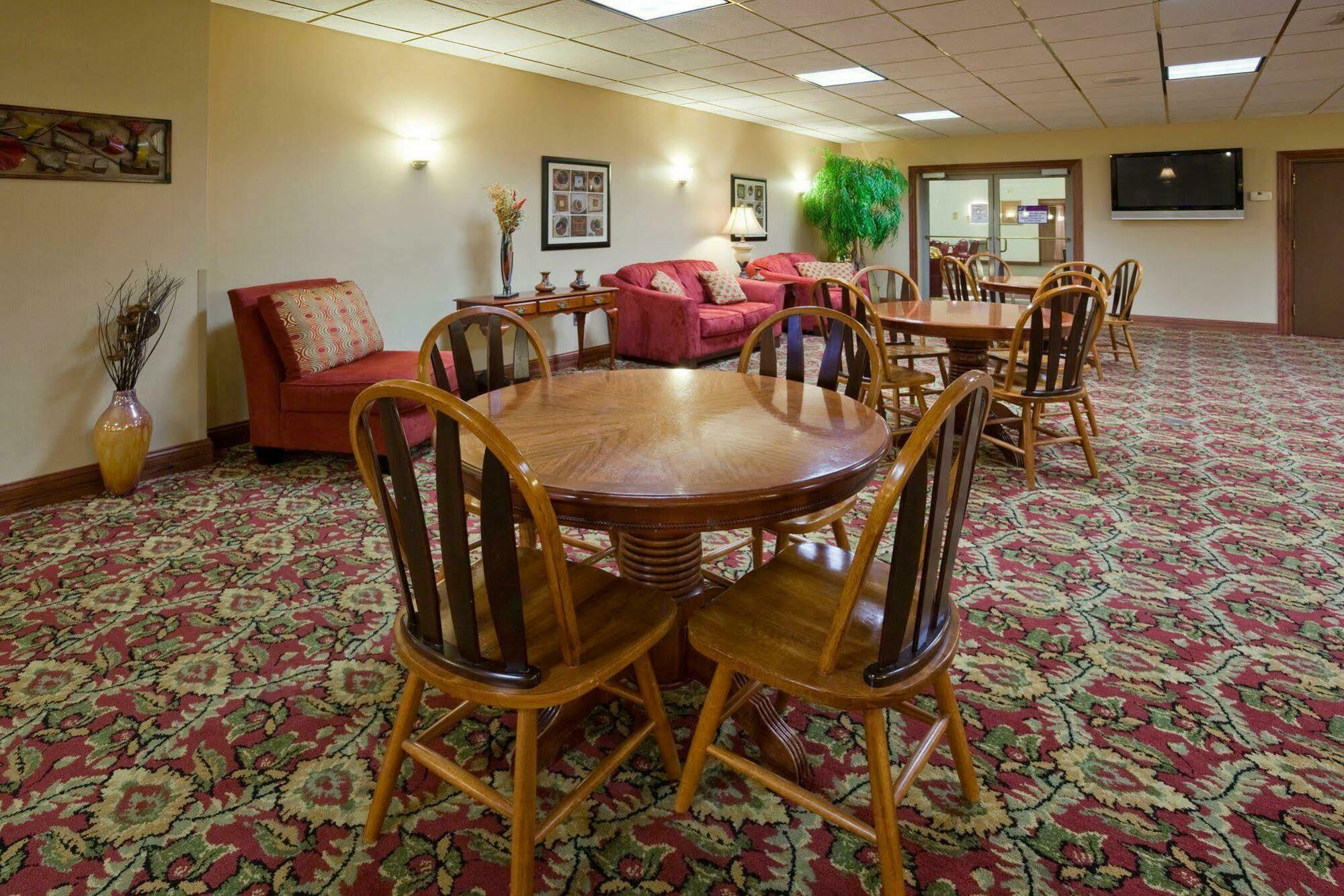 Holiday Inn & Suites Wausau-Rothschild By Ihg Экстерьер фото